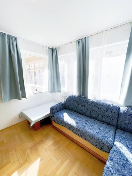 Apartment Comfort -2bedroom,central,balcony,elevator,ac *