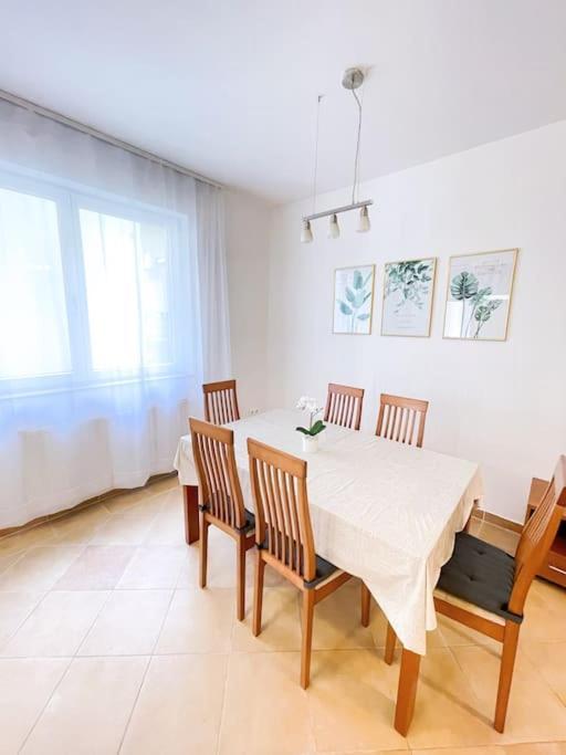 Comfort -2bedroom,central,balcony,elevator,ac * Budapest