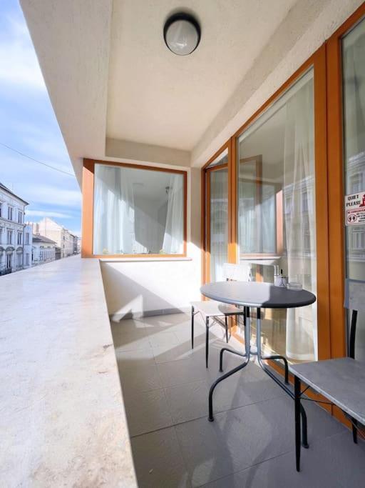 Comfort -2bedroom,central,balcony,elevator,ac Budapest