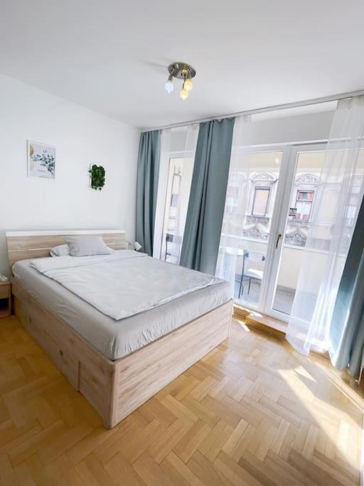 Comfort -2bedroom,central,balcony,elevator,ac Apartmán