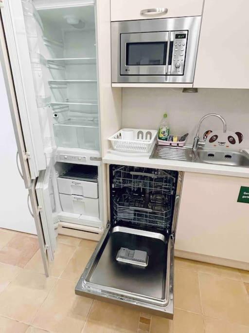 Comfort -2bedroom,central,balcony,elevator,ac